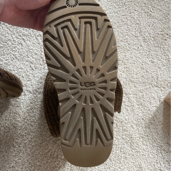 Brown Knit UGGs Women’s size 8 - Picture 6 of 16